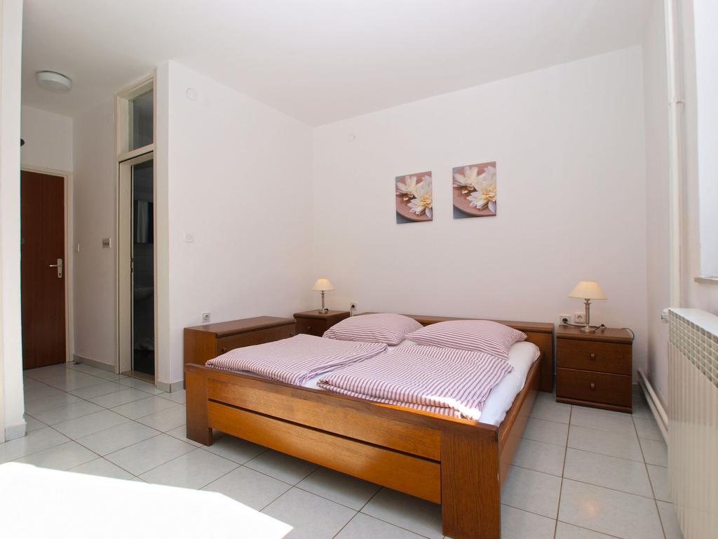Apartments Zorka 1421 Pjescana Uvala Ngoại thất bức ảnh